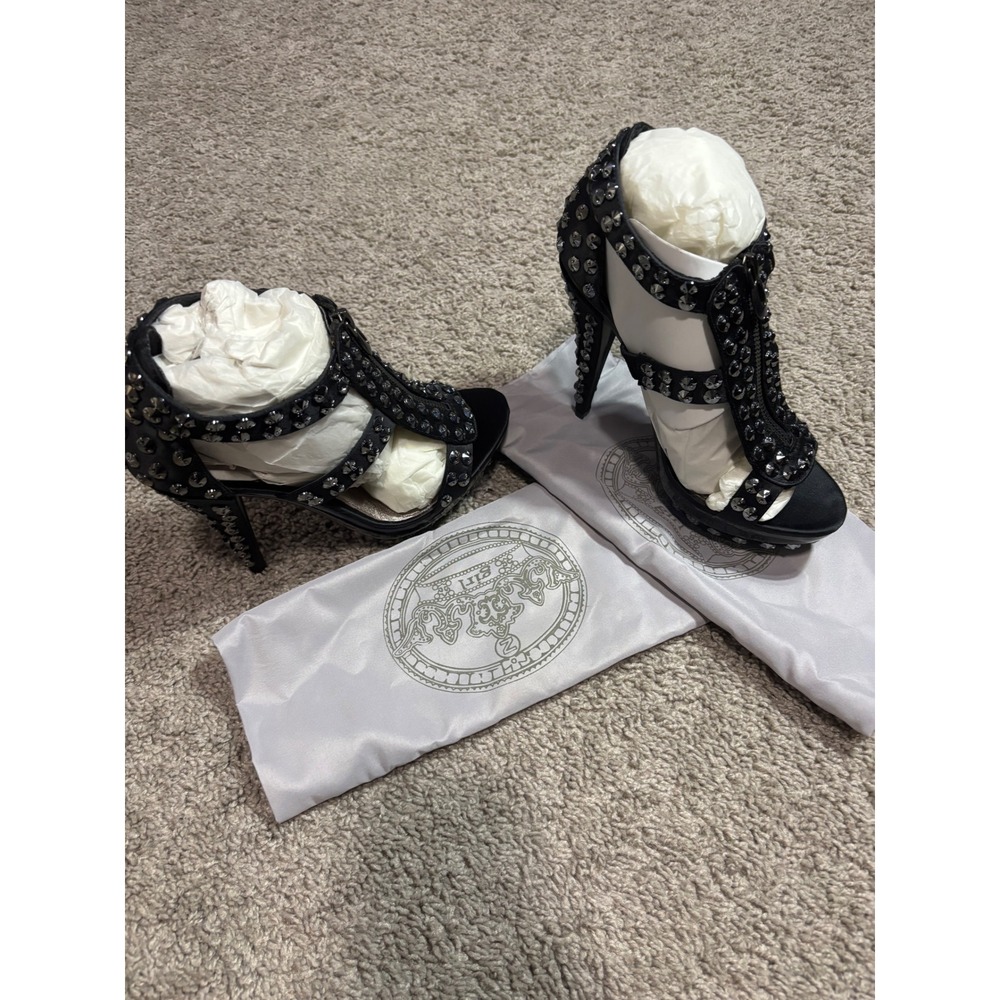ZIGI girl Norah Black Satin Studded Platform Sandals Front Zip Heels Size 7 M